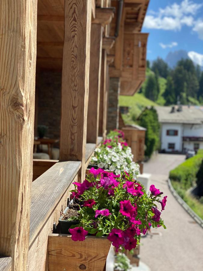 Dorfhotel Beludei Santa Cristina Val Gardena Buitenkant foto